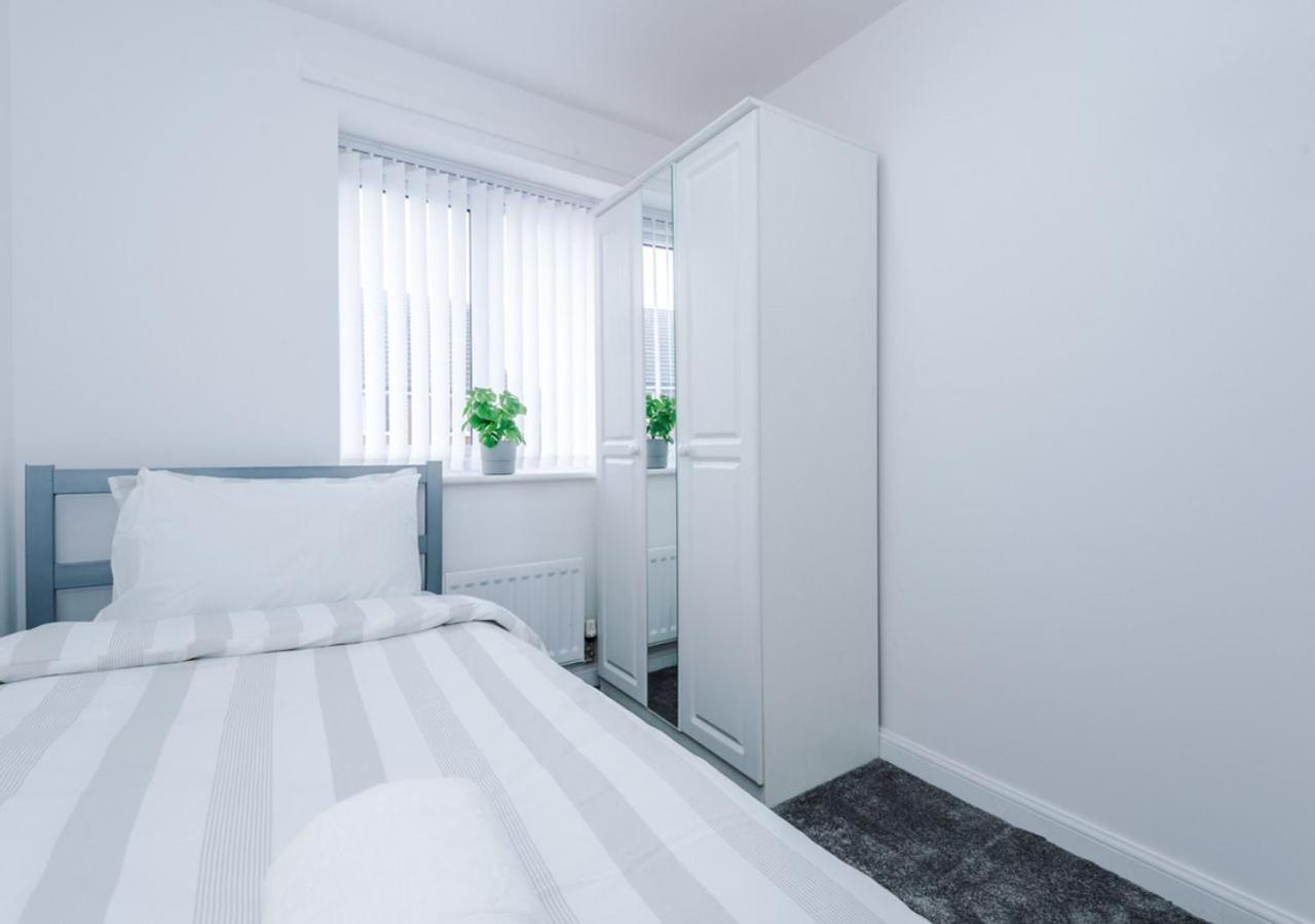 Luxury 3 Bedroom House Close To Manchester Center Екстер'єр фото