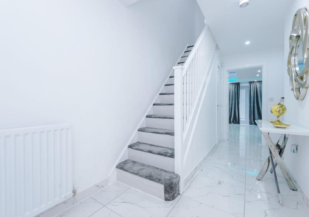 Luxury 3 Bedroom House Close To Manchester Center Екстер'єр фото